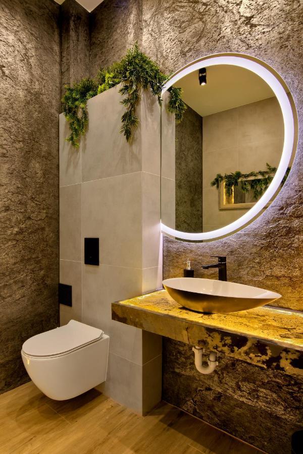 Apartment Silver Shine Jacuzzi